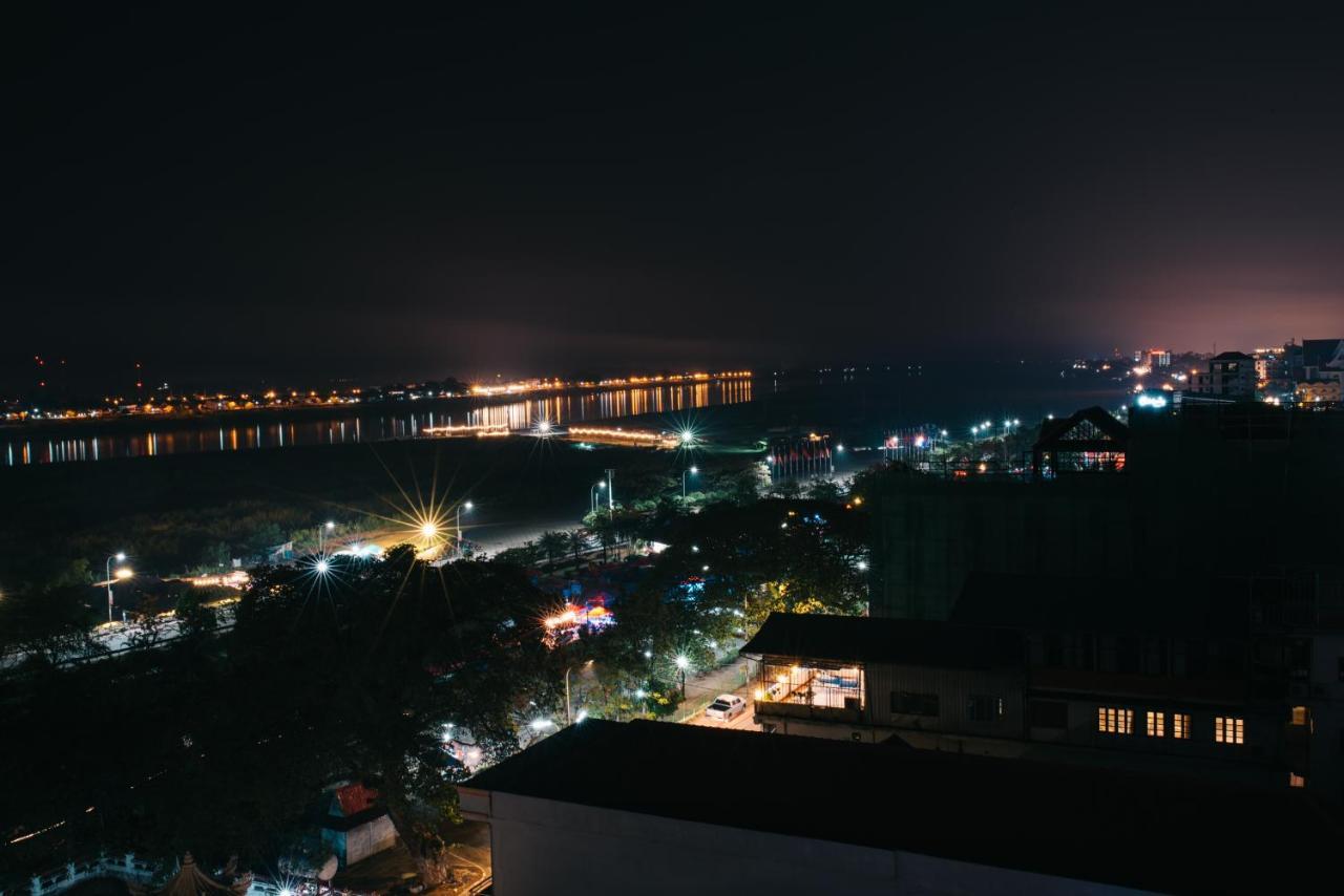 V Hotel Vientiane Exteriér fotografie