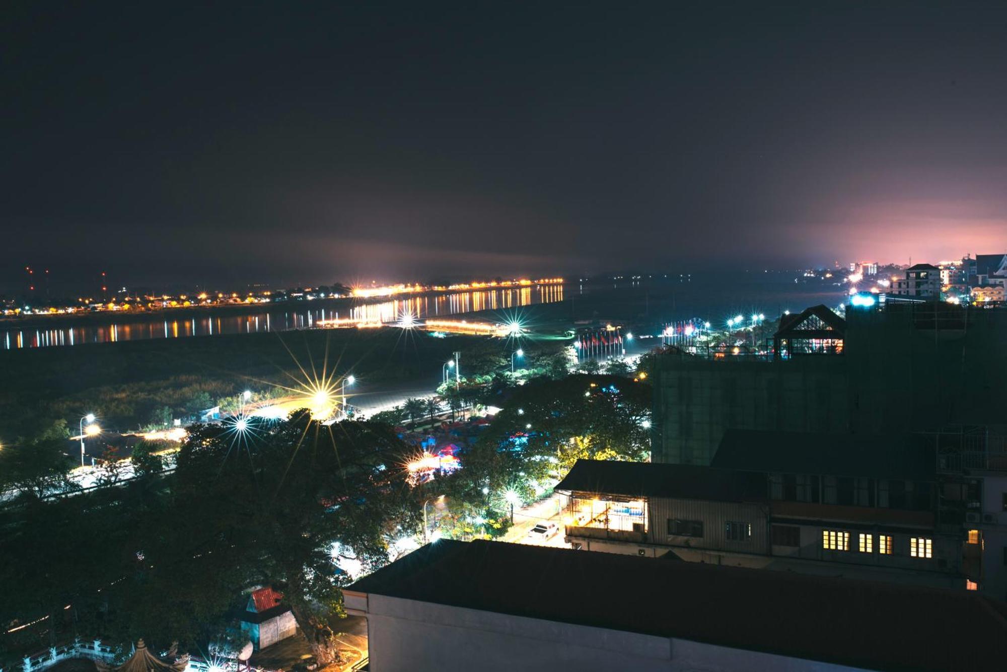 V Hotel Vientiane Exteriér fotografie